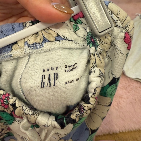 Gap 3T Pant Bundle - Picture 8 of 10